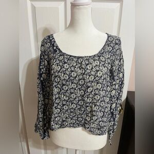 (L) Gypsy 05 Navy and Cream Floral Top